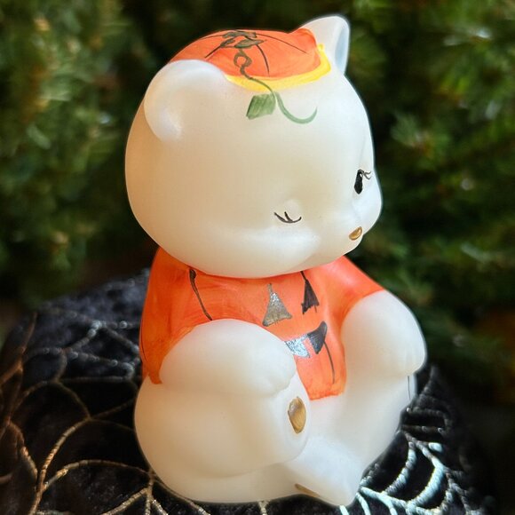 MINT Limited Edition Hand Painted Fenton Winking Halloween Bear in Pumpkin Costu - Picture 10 of 12